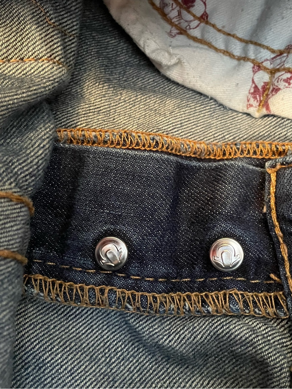 True Religion Men’s Distressed Denim Jordan Jeans - Picture 12 of 15